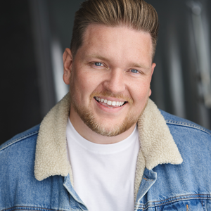 Joshua Lloyd Headshot